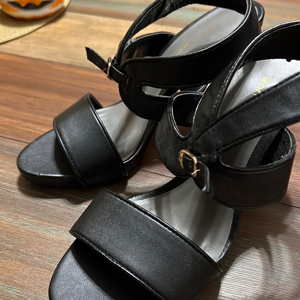 Ann Marino, Black, heels, never worn, size 9